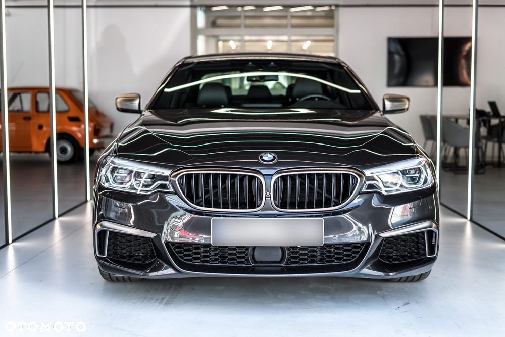 BMW Seria 5 M550i xDrive sport - 2