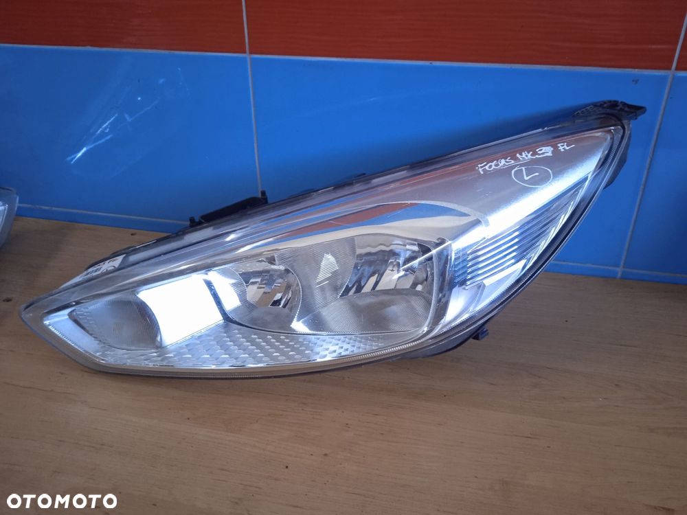 Lampa Lewa Przednia Ford Focus MK3 F1EB-13W030 - 1