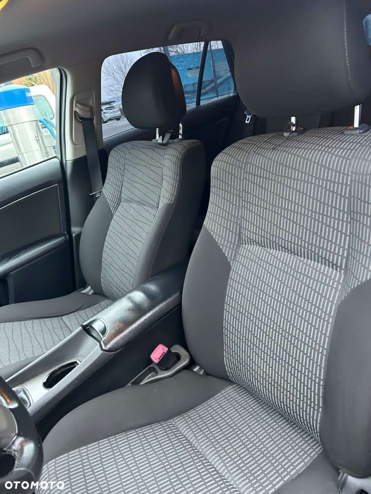 Toyota Avensis 2.0 D-4D Sol+NAVI - 7