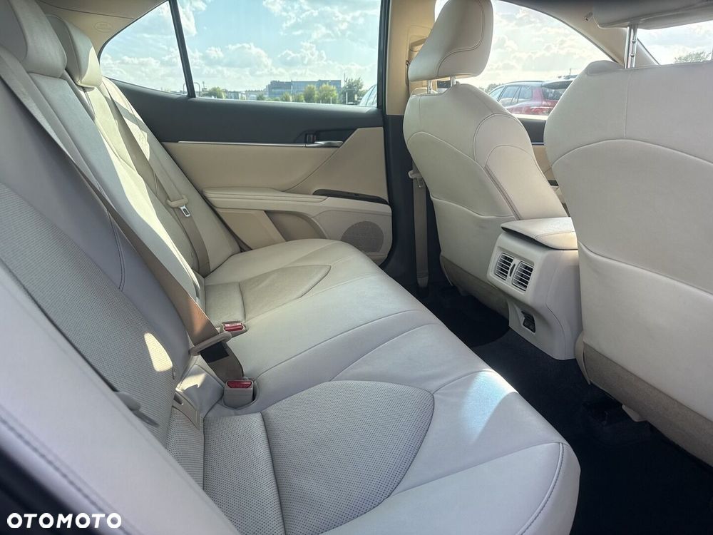 Toyota Camry 2.5 Hybrid Comfort CVT - 11