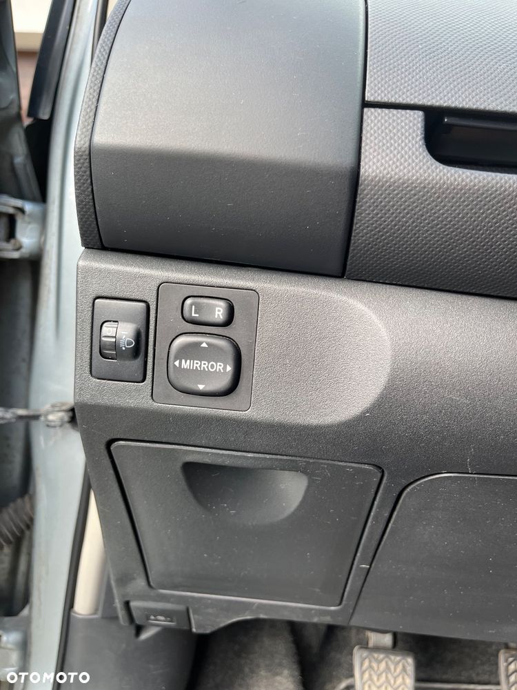 Toyota Yaris 1.0 Luna A/C - 24