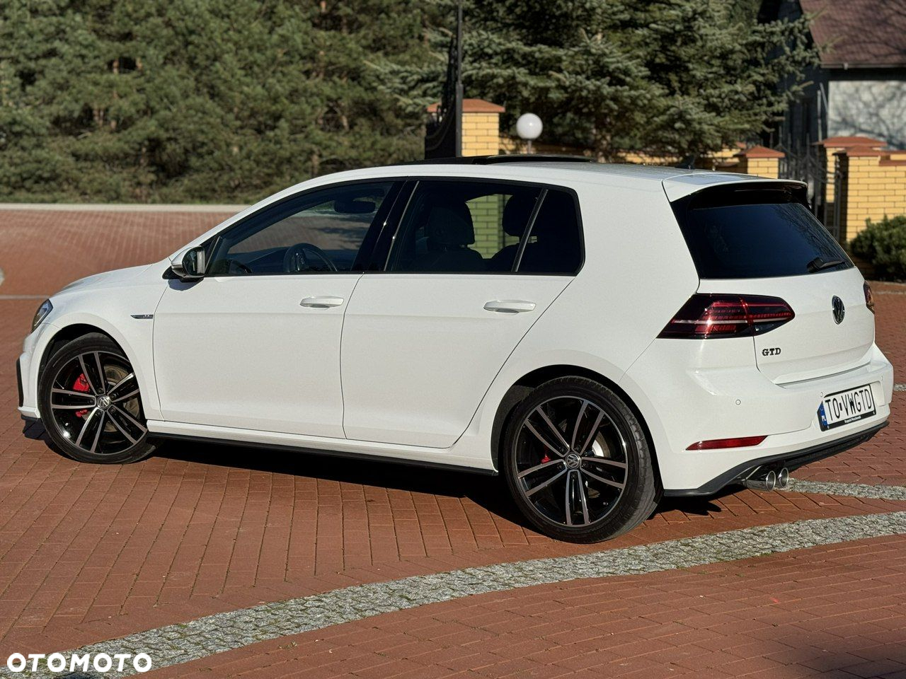 Volkswagen Golf - 10