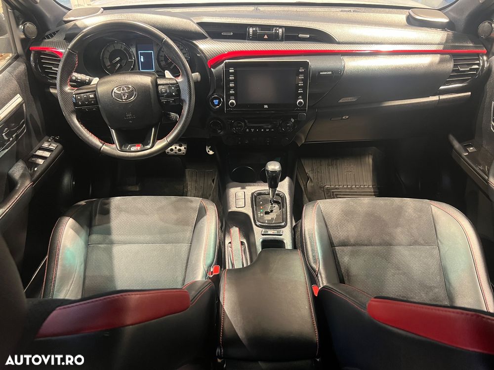 Toyota Hilux 2.8D 204CP 4x4 Double Cab AT GR Sport II - 16