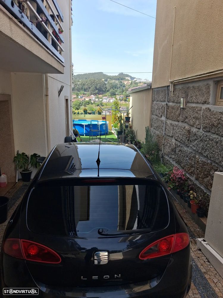 SEAT Leon 2.0 TDI DSG Stylance - 2