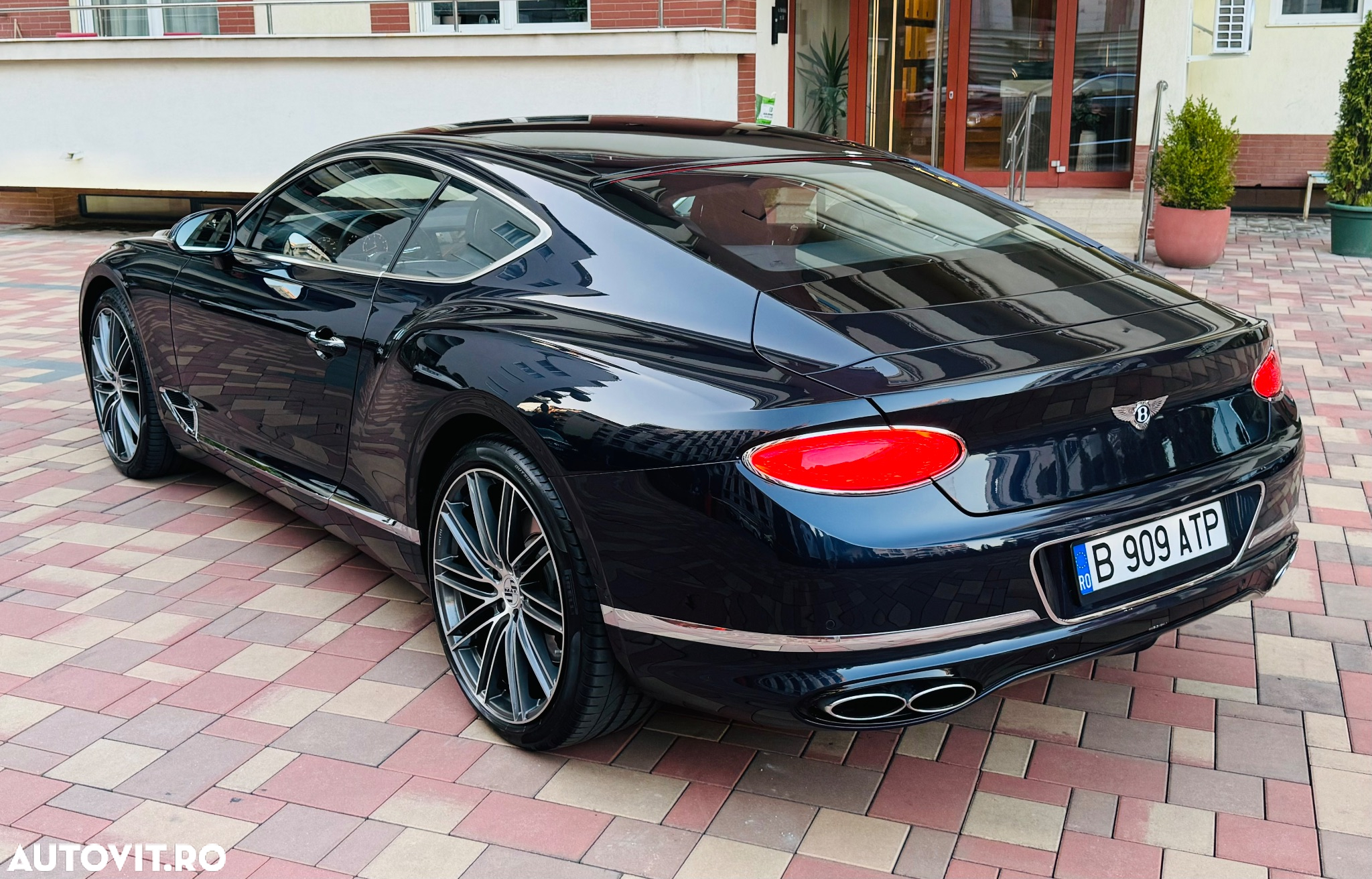 Bentley Continental New GT V8 - 6