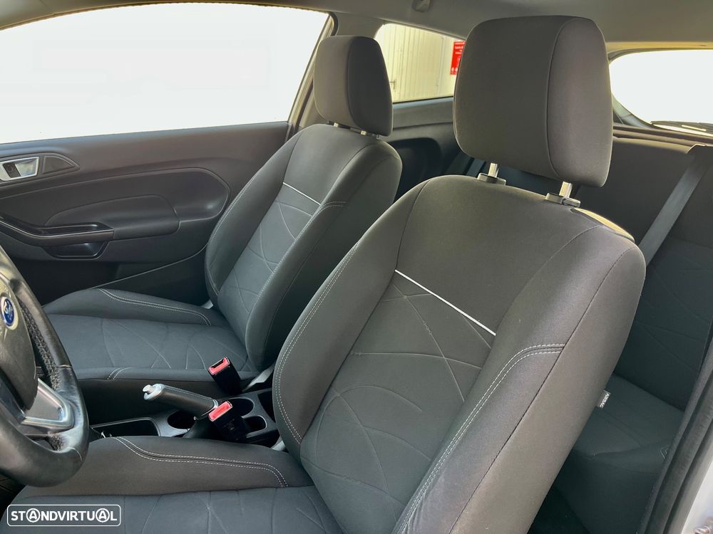 Ford Fiesta 1.5 TDCi STLine - 12