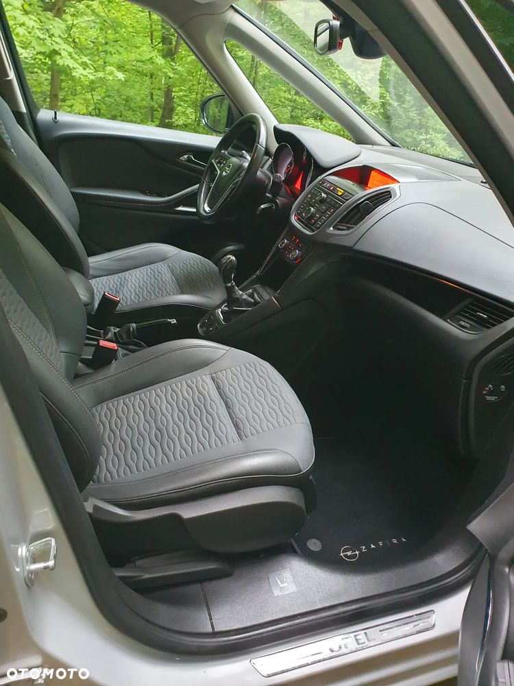 Opel Zafira - 10