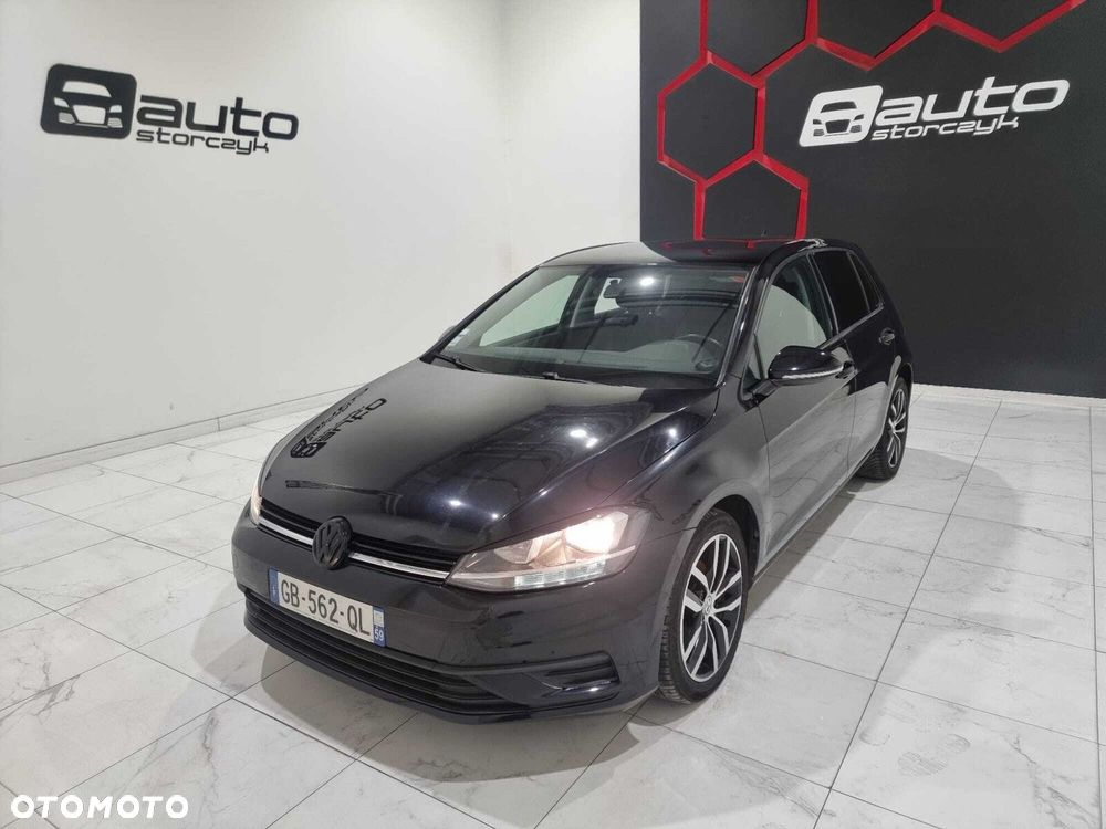 Volkswagen Golf - 1