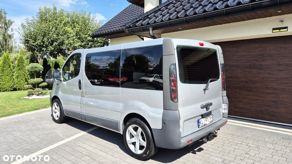 Opel Vivaro Tour - 3