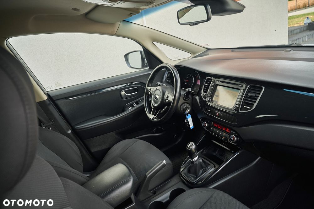 Kia Carens 1.6 GDI Attract - 30