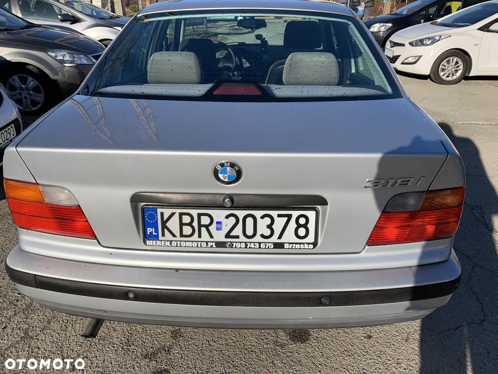 BMW Seria 3 318i - 16