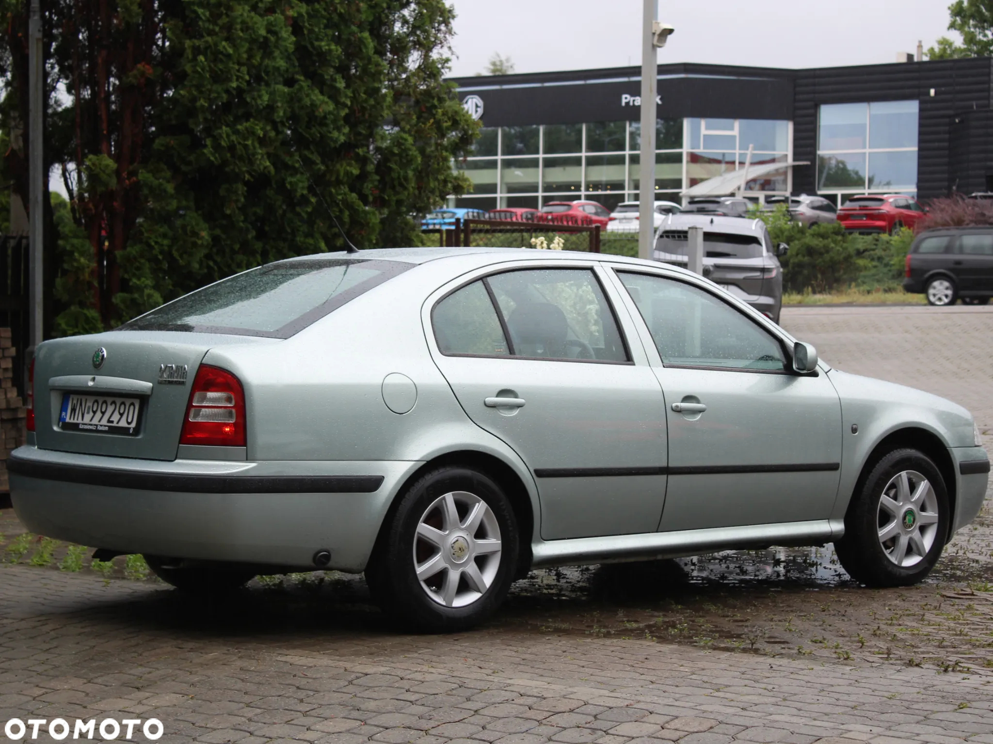 Skoda Octavia 1.6 Tour - 12