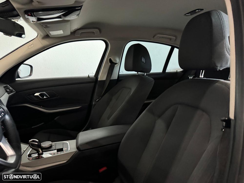 BMW 320 d Auto - 17