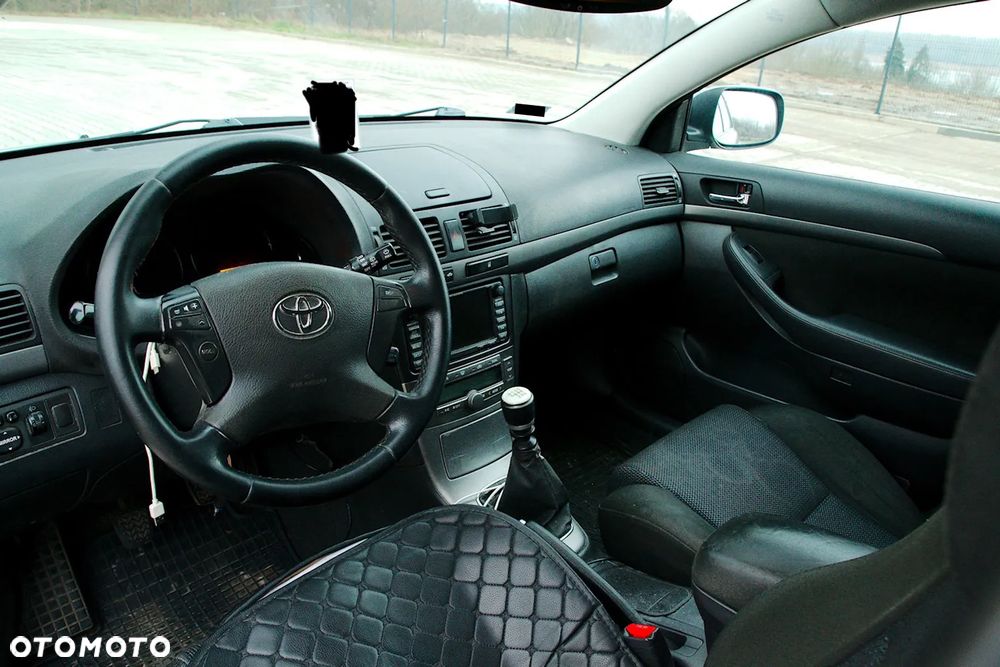 Toyota Avensis - 7