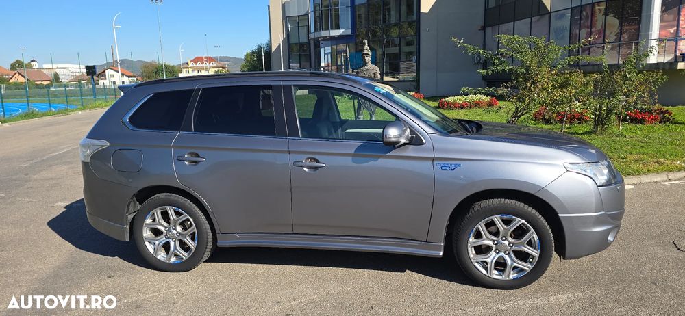 Mitsubishi Outlander - 35