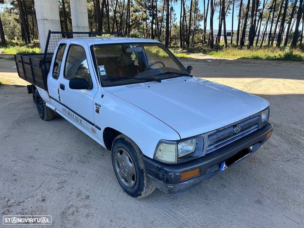 Toyota Hilux - 2