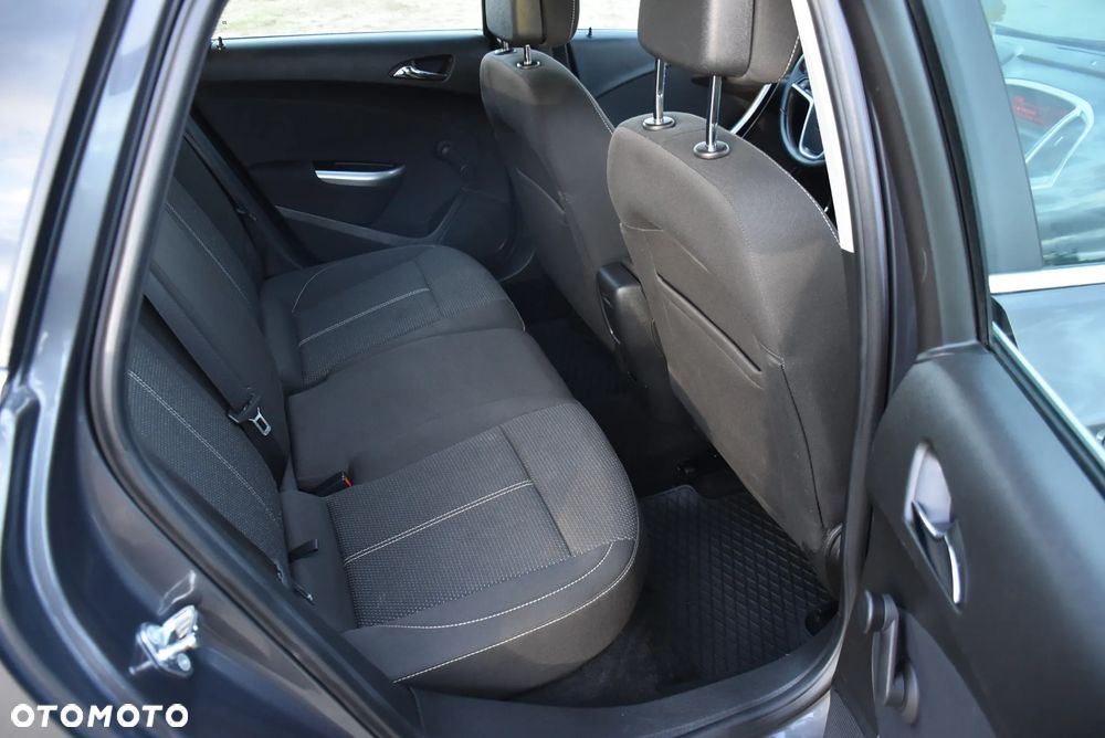 Opel Astra 1.4 Turbo Cosmo - 21