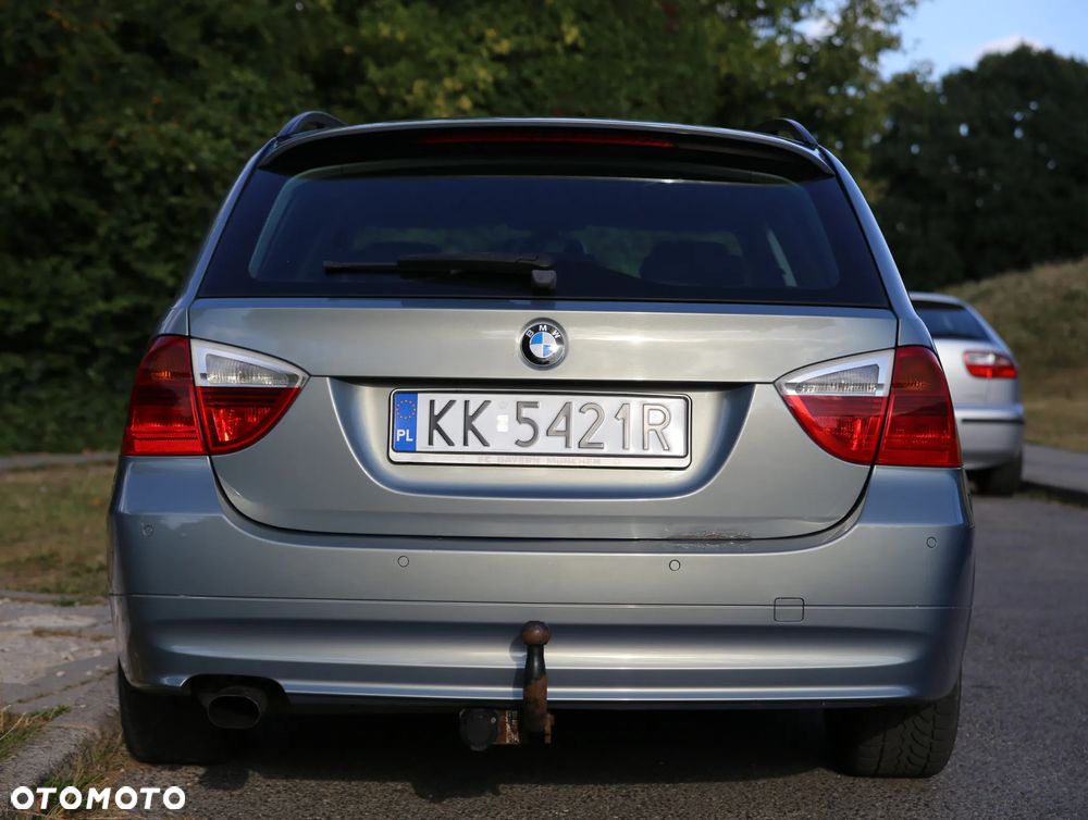 BMW Seria 3 318i Touring - 8