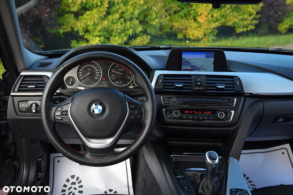 BMW Seria 3 318d Sport Line - 35