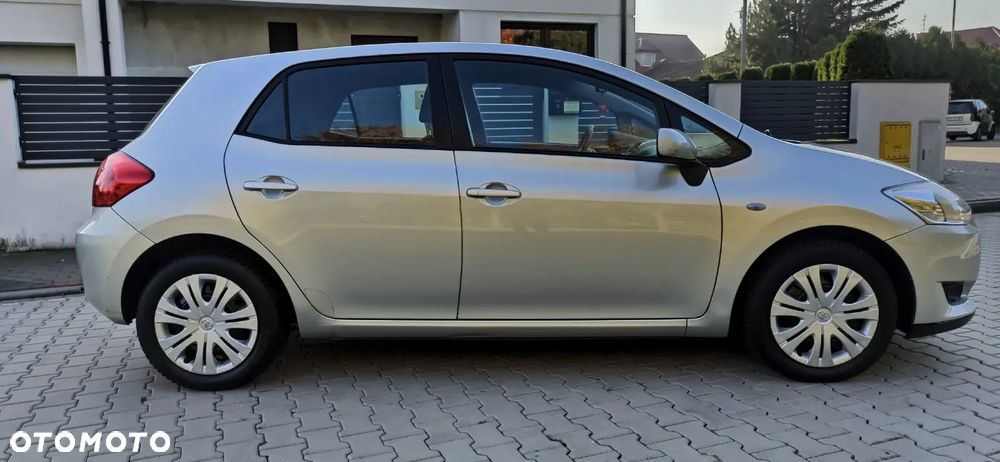 Toyota Auris 1.6 Dynamic MS - 22