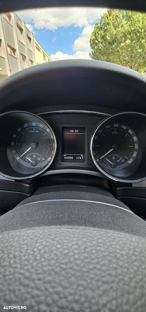 Skoda Superb 2.0 TDI DSG Exclusive - 19