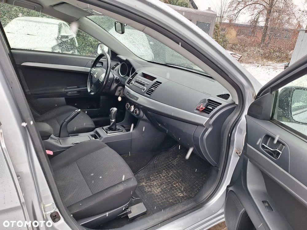 Mitsubishi Lancer 1.8 Intense - 17