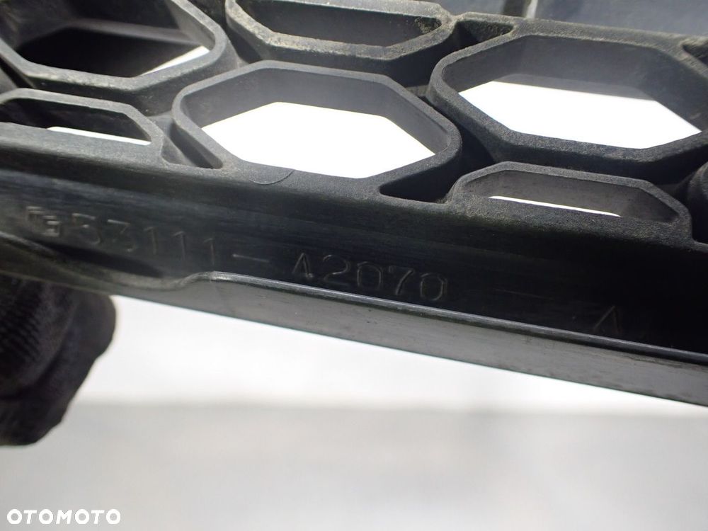 GRILL ATRAPA TOYOTA RAV4 II - 10