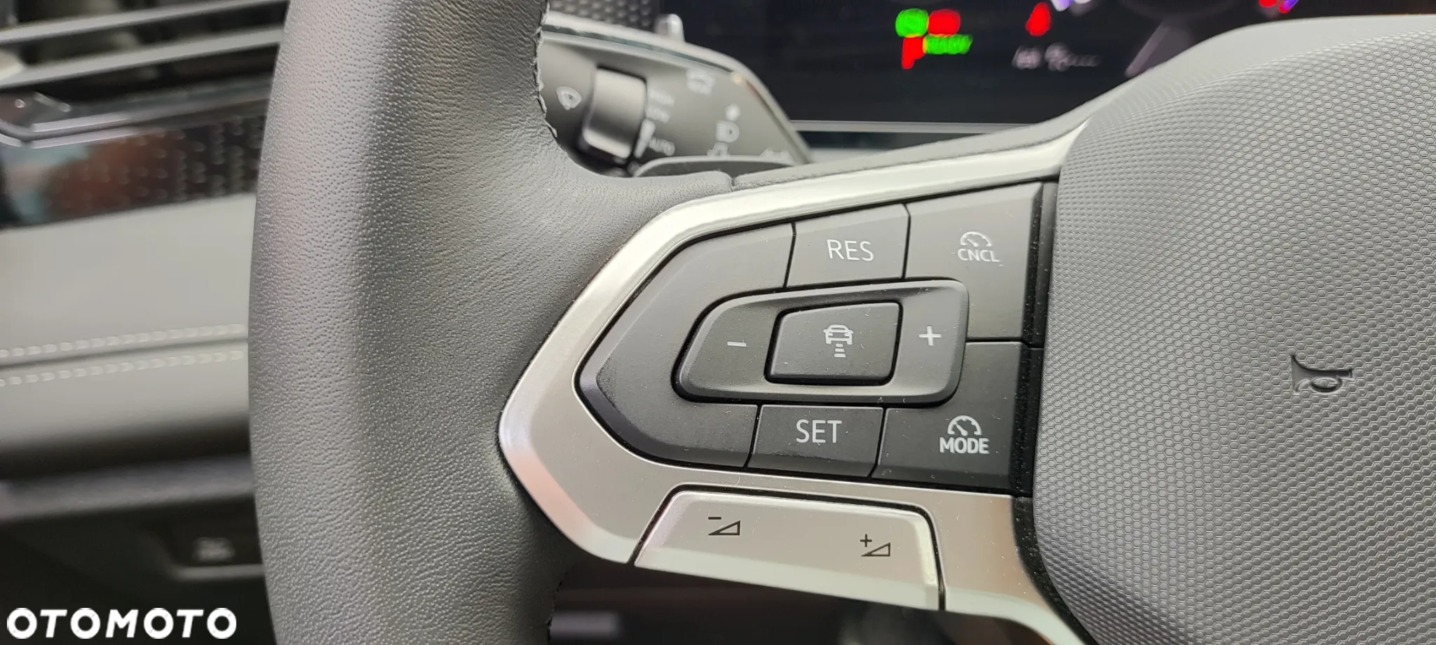 Volkswagen Tiguan - 12
