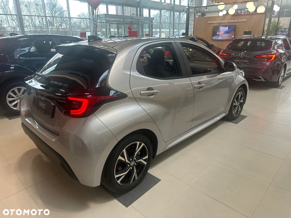 Toyota Yaris ver-hybrid-1-5-selection-style - 4