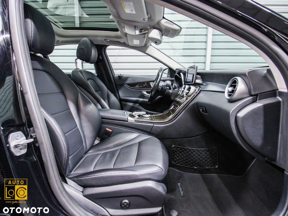 Mercedes-Benz Klasa C 300 9G-TRONIC AMG Line - 10