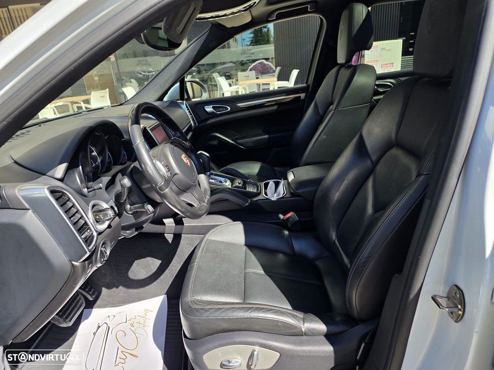 Porsche Cayenne Platinum Edition - 8