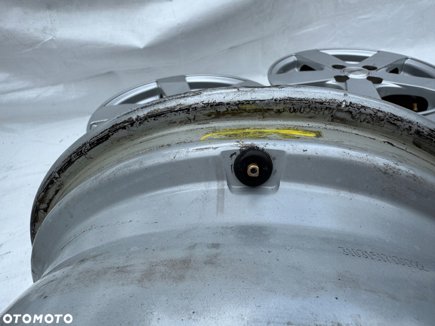 Felgi Dezent Toyota Suzuki Kia 4x100 6J 15" ET47 741 - 11