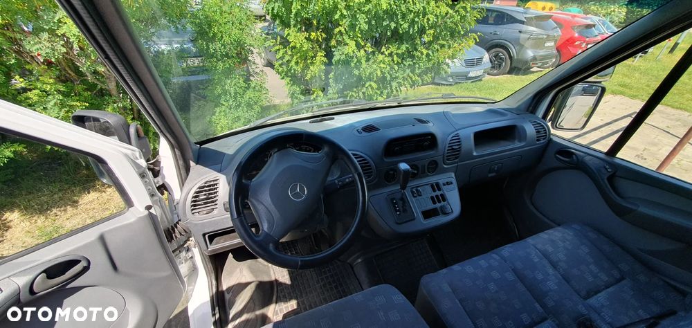 Mercedes-Benz Sprinter - 16