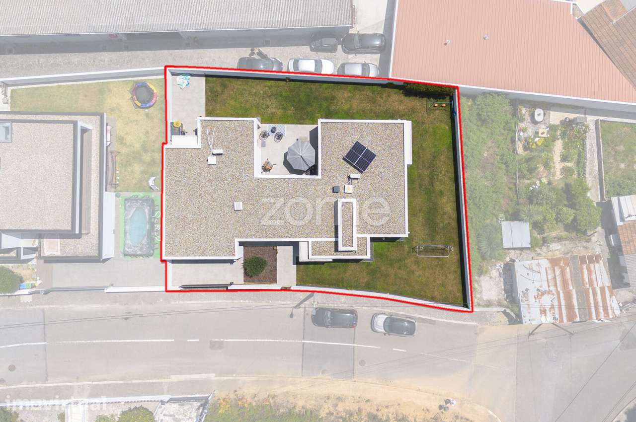 Moradia T3+Escritório Semi-nova 2025 Térrea Individual em Serzedo, ... - Grande imagem: 2/58