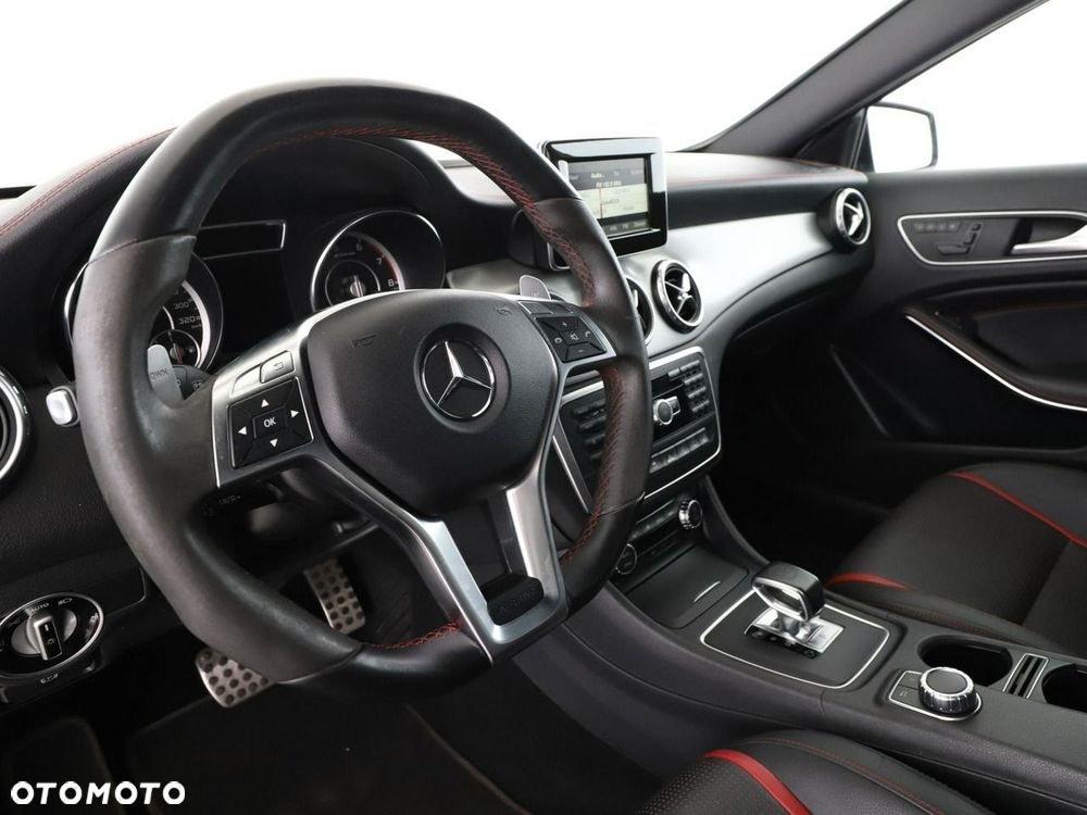 Mercedes-Benz GLA 45 AMG 4-Matic - 15