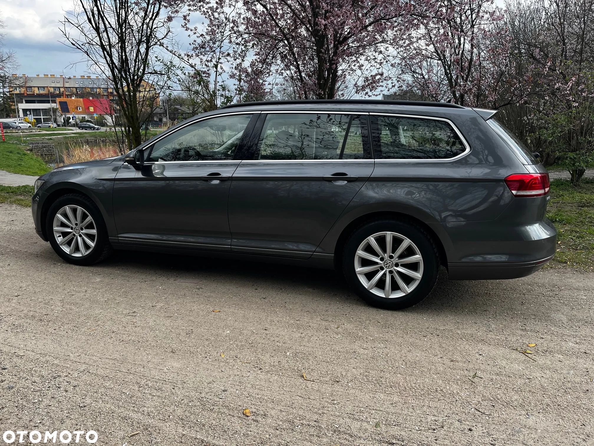 Volkswagen Passat Variant 1.6 TDI (BlueMotion Technology) DSG Comfortline - 1