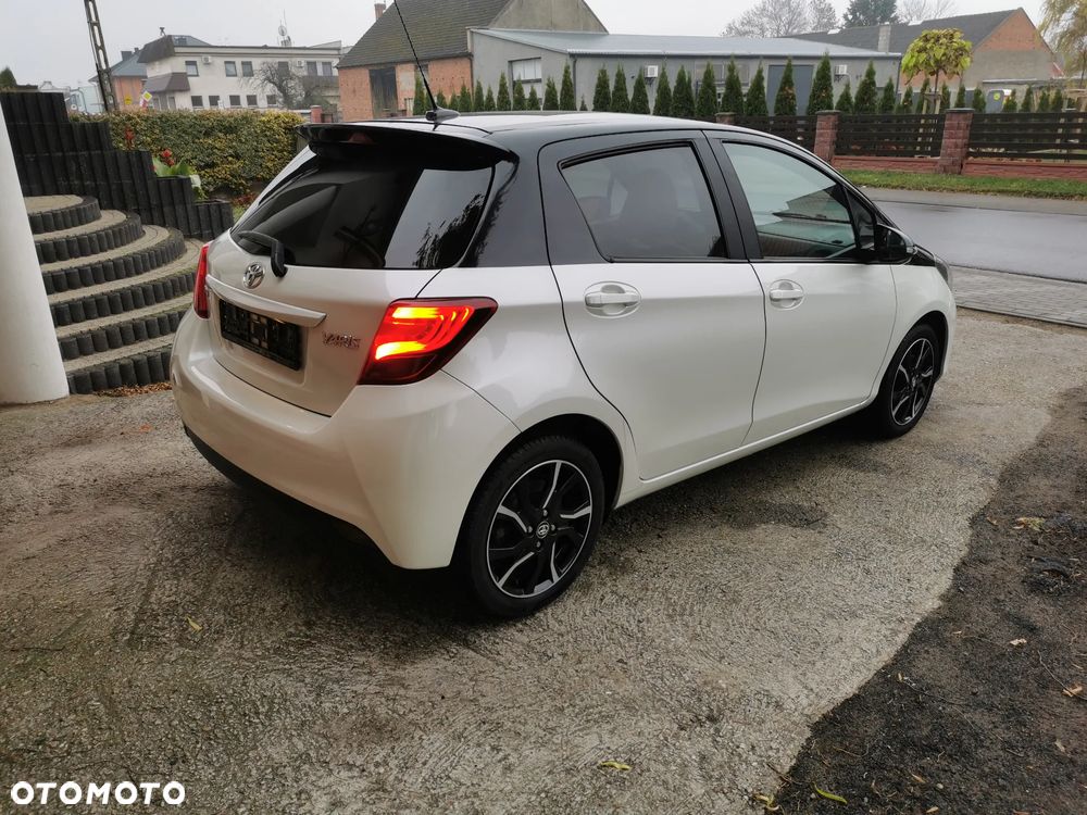 Toyota Yaris 1.33 Premium - 4