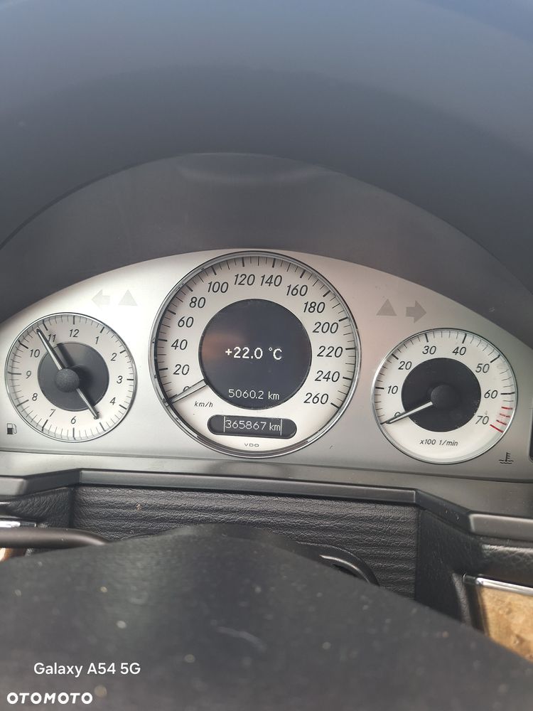 Mercedes-Benz Klasa E - 9