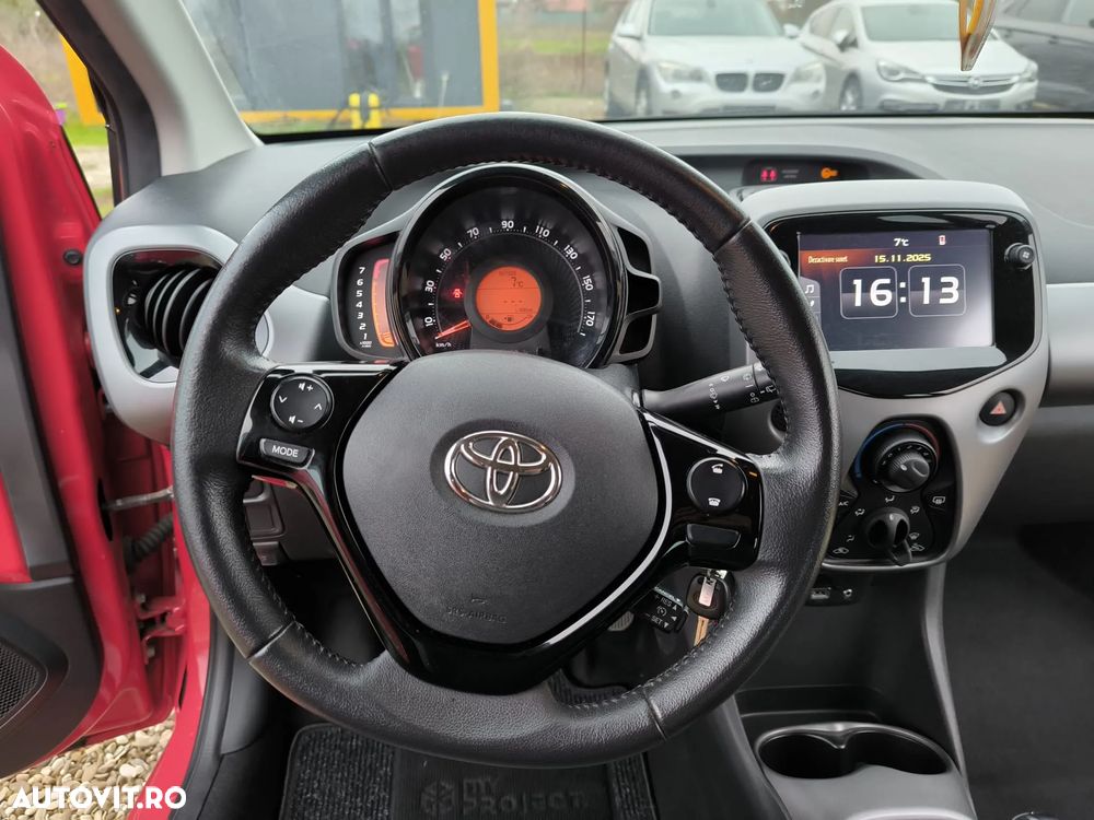 Toyota Aygo 1.0 VVY-I 5 usi X-connect - 10