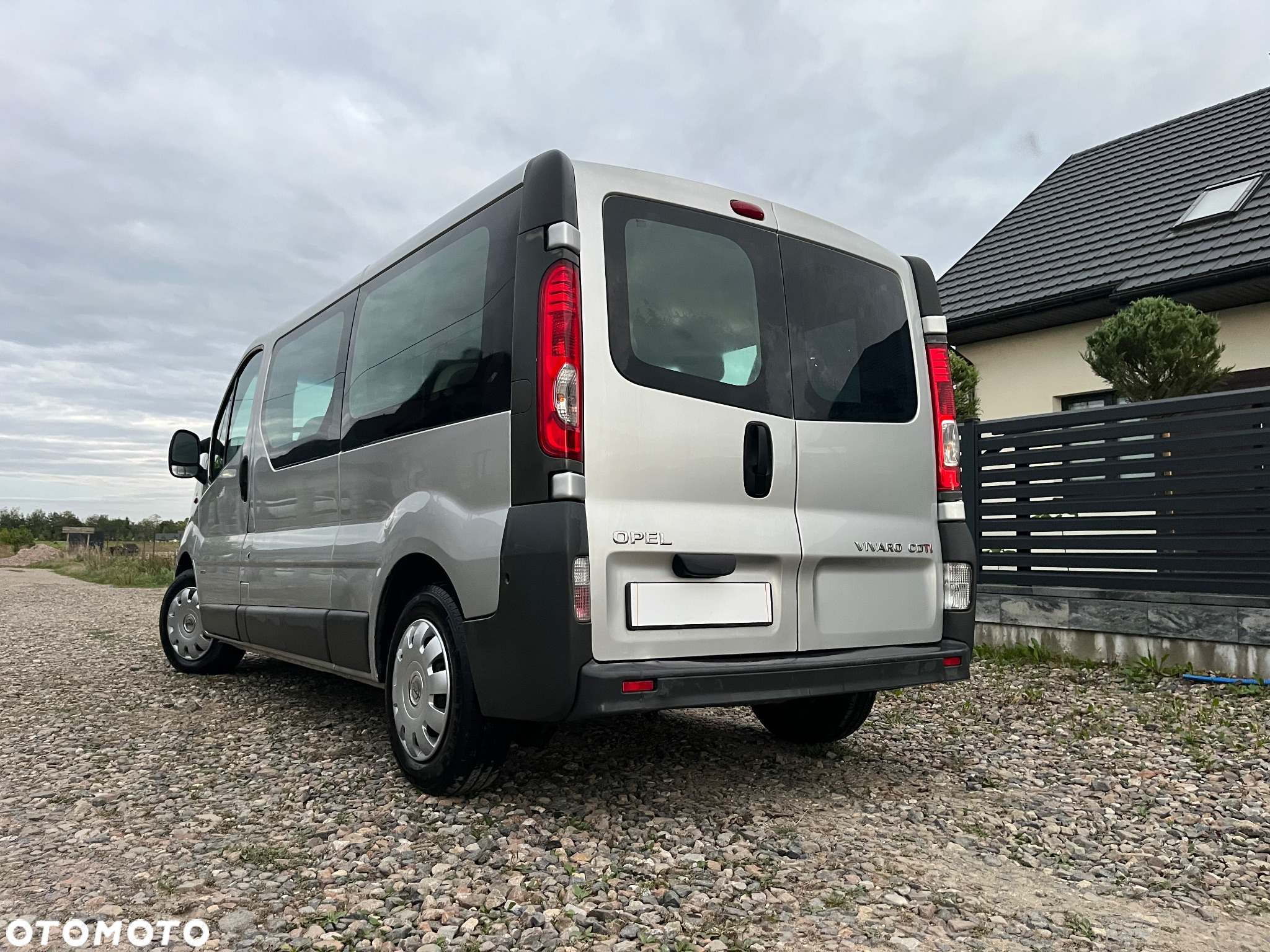 Opel Vivaro L2H1 2.9t - 23