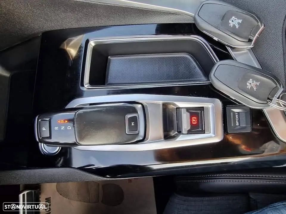 Peugeot 5008 1.5 BlueHDi Allure Pack EAT8 - 19