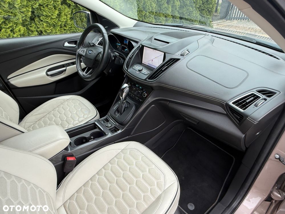 Ford Kuga 2.0 TDCi 4x4 Vignale - 32