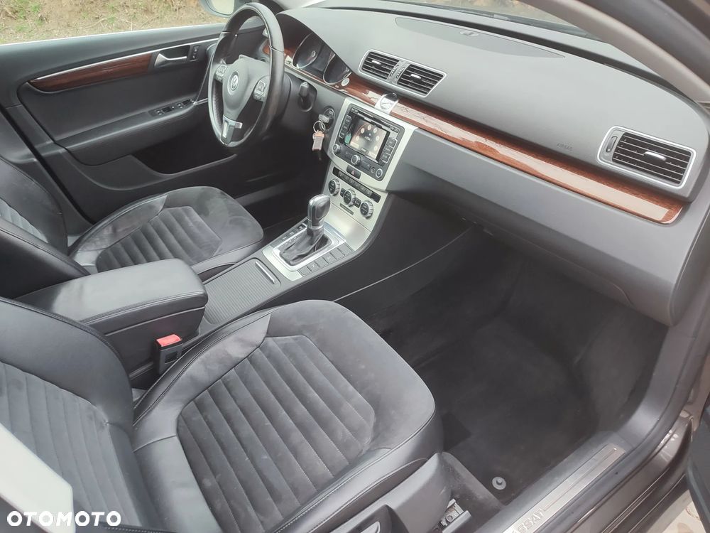 Volkswagen Passat 2.0 TDI DSG BlueMotion Technology Comfortline - 10