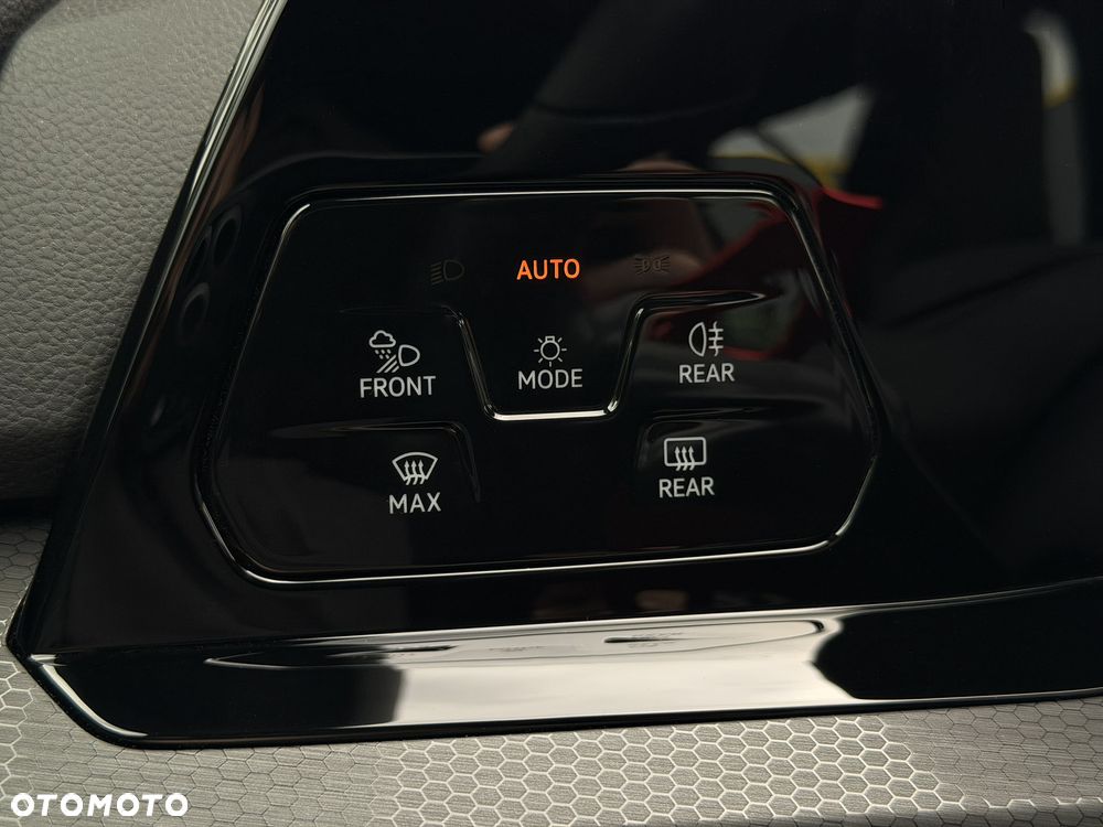 Volkswagen Golf 2.0 TSI OPF DSG GTI - 39