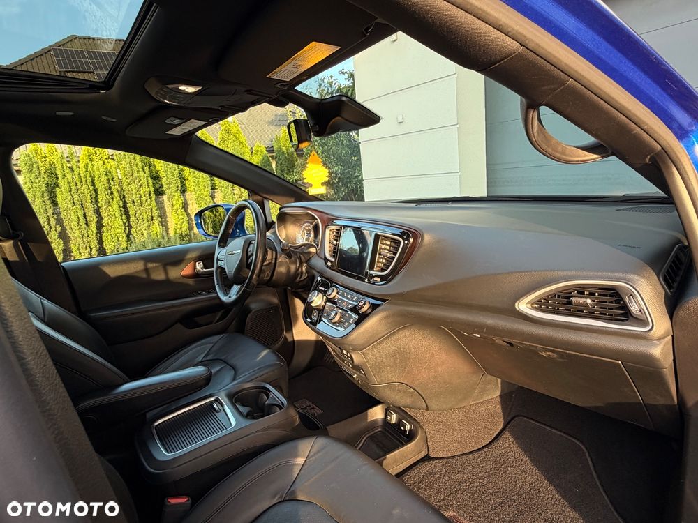 Chrysler Pacifica - 19