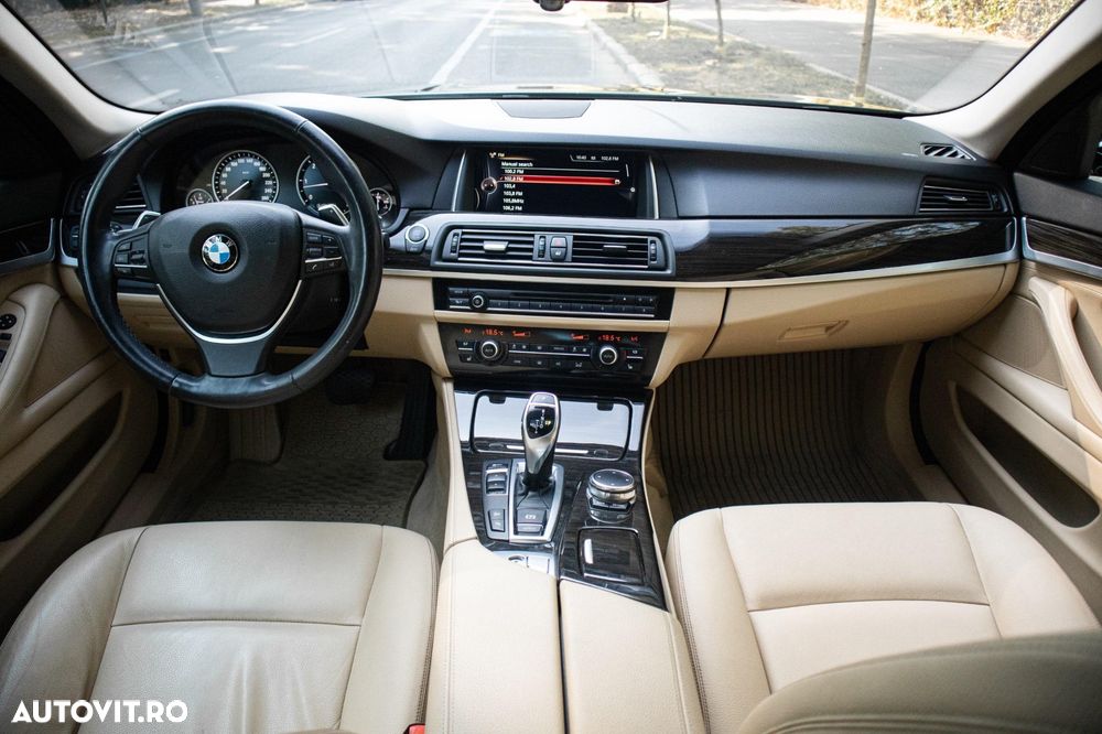 BMW Seria 5 530d xDrive - 14