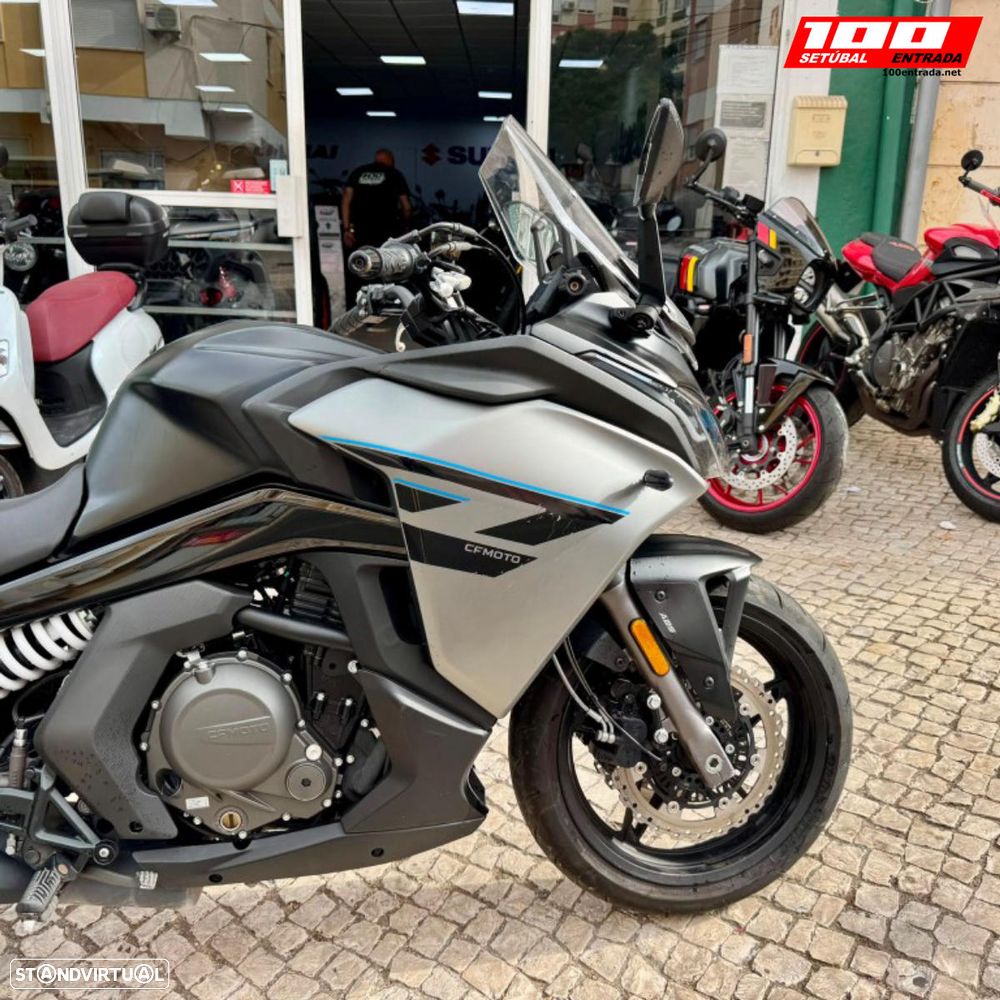 CF Moto 650GT 8F - 24
