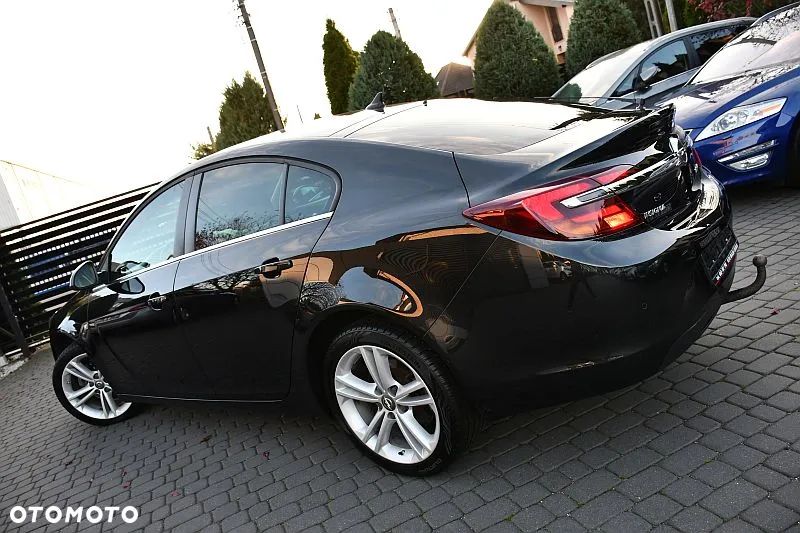Opel Insignia 1.6 T Cosmo S&S - 3