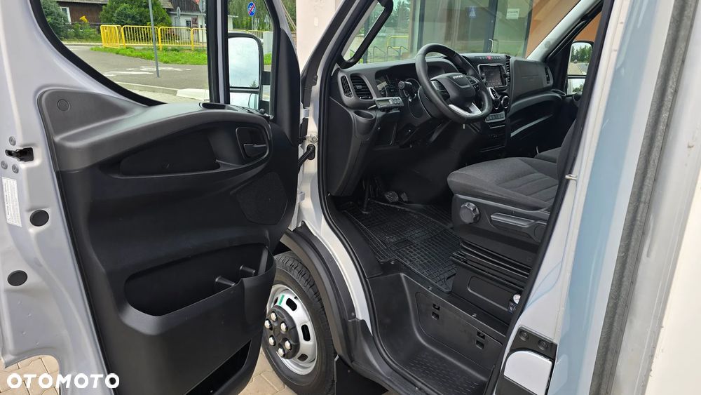 Iveco ❗️❗️DAILY 3.0 180KM 50C18 ❗️❗️ZABUDOWA IGLOOCAR 10 PALET / MROŹNIA -32 +32 / AGREGAT THERMOKING V300 MAX / AUTOMAT HI-MATIC / LAKIER METALIC / NAWIGACJA / TEMPOMAT ADAPTACYJNY / PODUSZKI PNEUMATYCZNE / GRUBA ŚCIANKA / WERSJA WZMOCNIONA / SALON POLSKA / FULL LED / MAKSYMALNA DOSTĘPNA OPCJA WYPOSAŻENIA❗❗ STAN - JAK NOWY ❗️ - 32