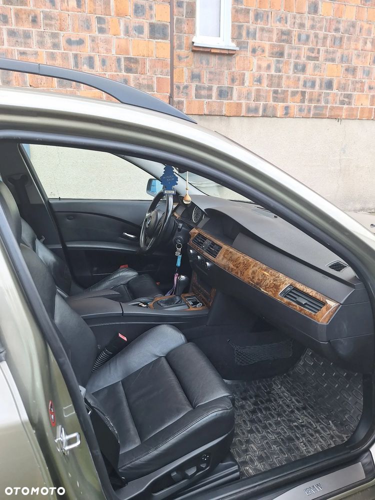 BMW Seria 5 525d - 7